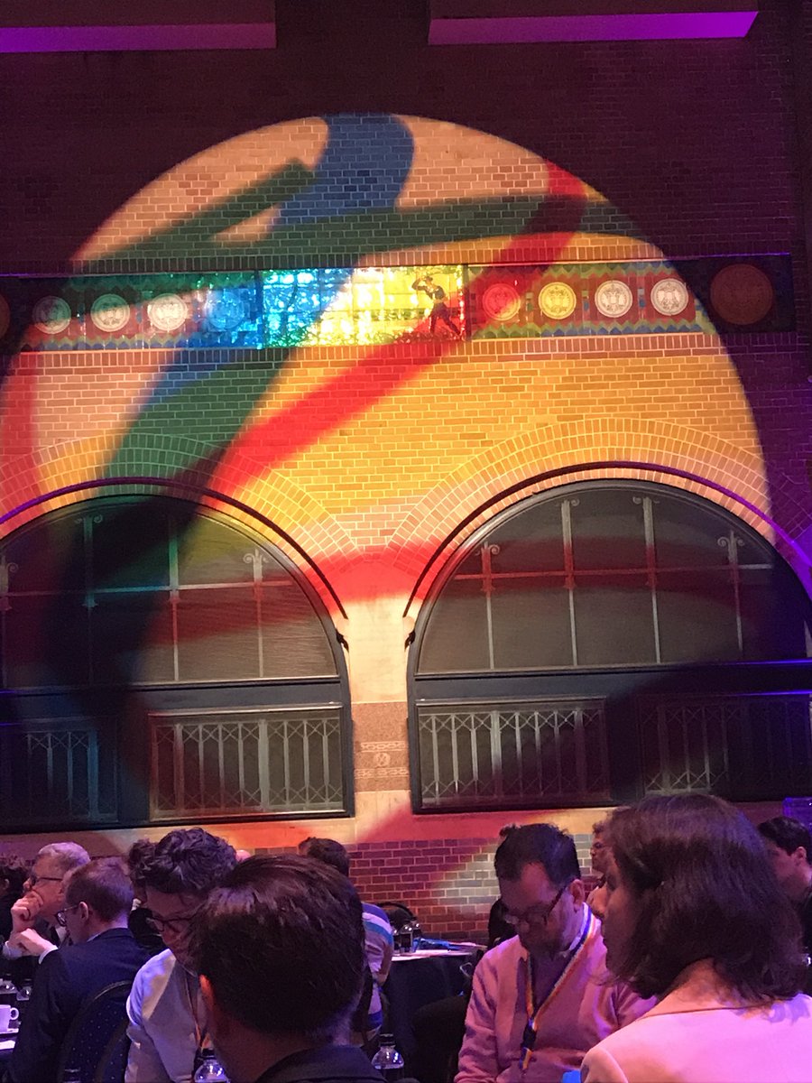 SER_DiB's tweet photo. Business netwerken dragen LHBTI acceptatie uit naar klanten en contractors. #WPCON2018 https://t.co/dGqkrc99PW