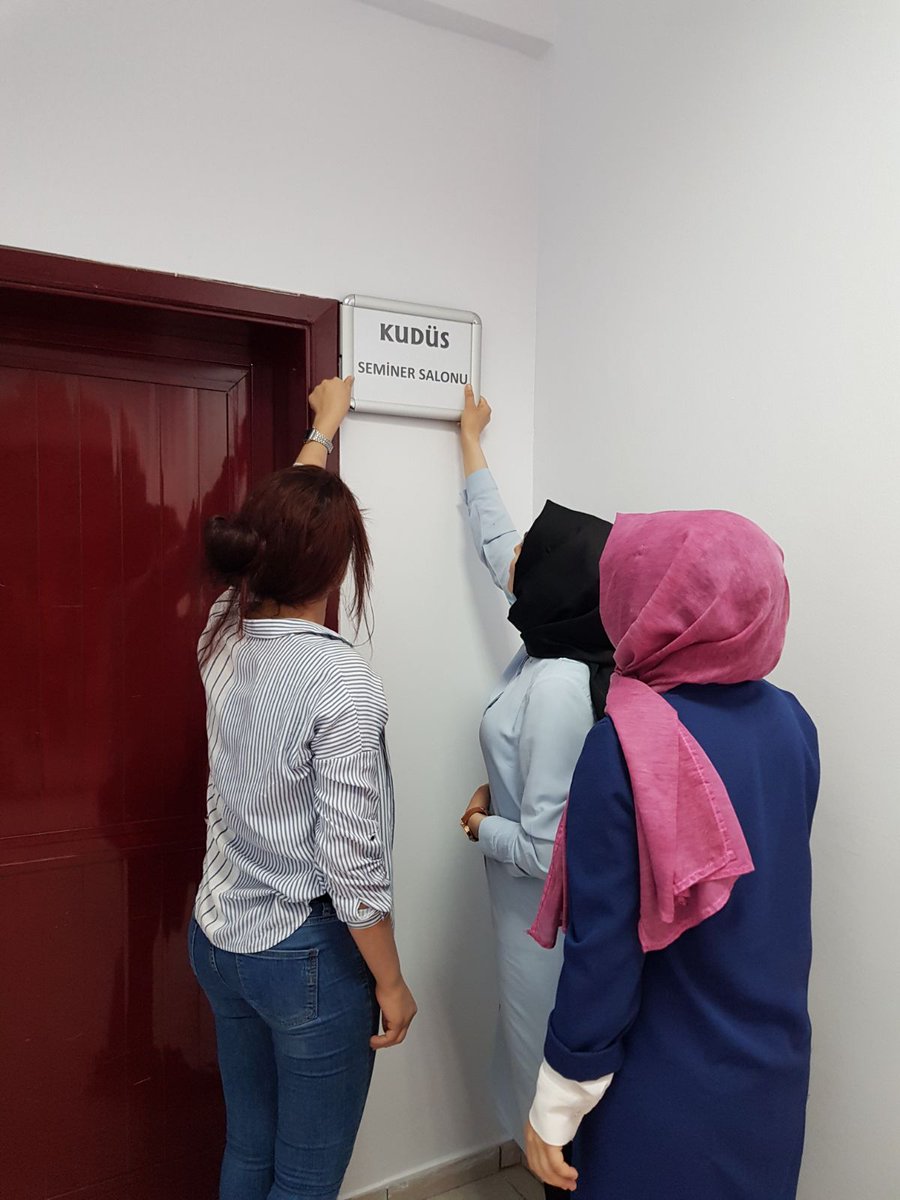 KonyaKYGM's tweet photo. #KYKZulmeLanetKudüseDestek
Cumhuriyet yurdunda seminer salonuna KUDÜS ismi verildi. Oluşturulan Kudüs yazısıyla öğrencilerimiz Filistin li kardeşlerine destek oldular. https://t.co/IOMmrBwI0P