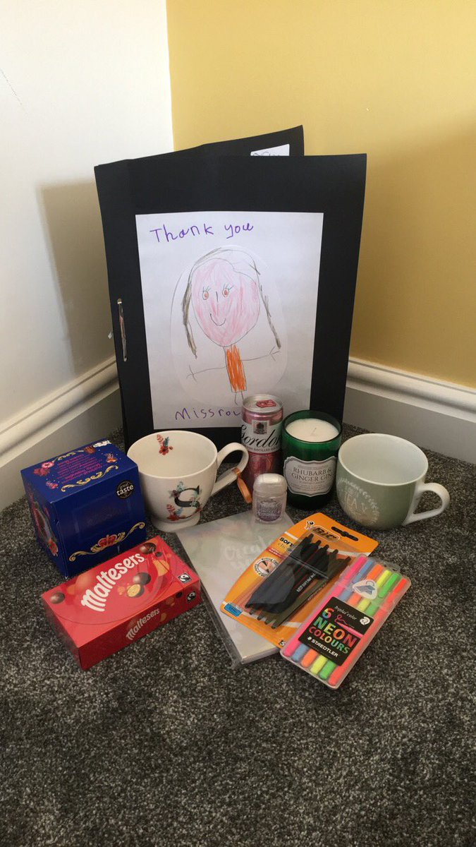 MissRolph's tweet photo. A big thank you to all the amazing children and staff in @BluebellGSPri @SunflowerGSPri 😁 I have spent 12 amazing weeks learning with you all and I absolutely love my card! 📚👩‍🎓 now I'm looking forward to spending 3 weeks in year 3 🤞 https://t.co/FxlQAThE2V