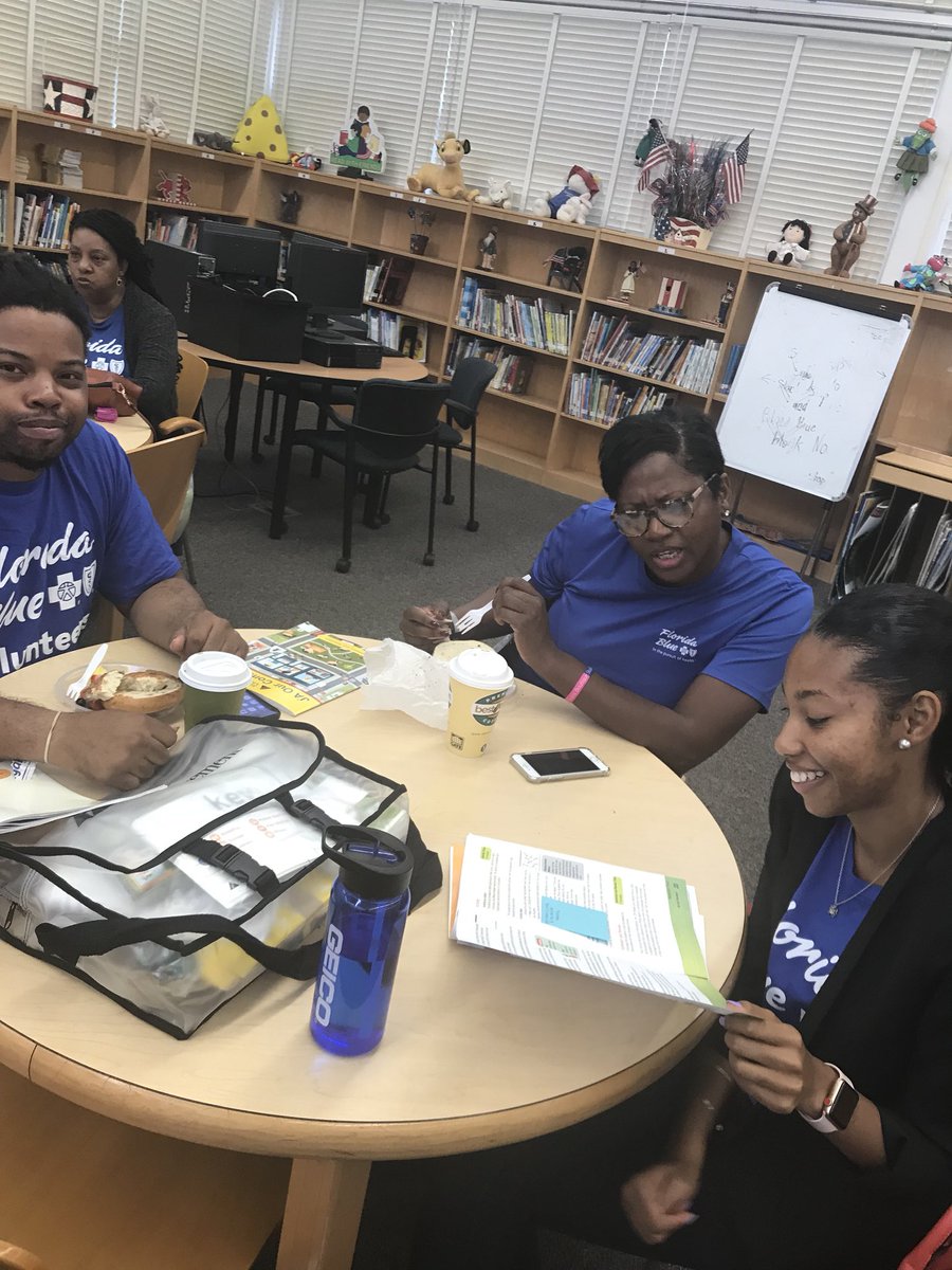 FLBlue's tweet image. Studious volunteers here w/@JANorthFlorida for #JAinaDay at @DuvalSchools Don Brewer &amp;amp; Merrill Elementary. #JuniorAchievement’s programs are instrumental in teaching children of all ages the basics of financial literacy, work readiness, &amp;amp; entrepreneurship.