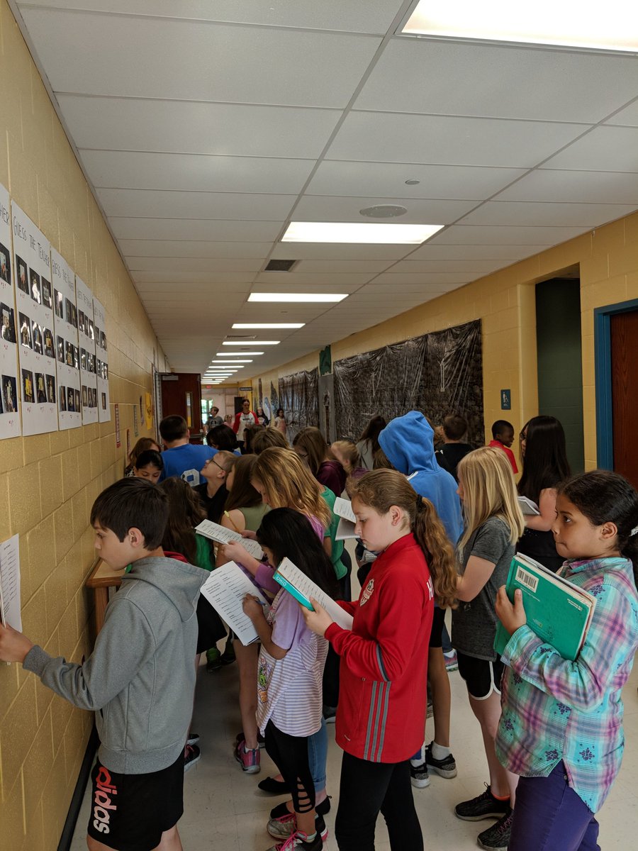 fpcsekenney's tweet photo. Trying to earn house points while playing Guess the Teacher...can you find Miss Kenney? #harrypotterweek #right2readweek #gillesgreats #teachersreadtoo #favoritebooks @FPSchools https://t.co/4rnMWPQ7My