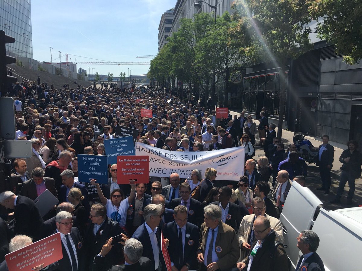 JLFlabeau's tweet photo. Une mobilisation sans précédent pour la manifestation #CAC du 17 mai !
Une foule de commissaires aux comptes réunie pour défendre l’audit légal dans les PME. Plus de 1200 personnes à Paris
#ManifCAC #seuils #audit #PACTE #JeSoutiensMonCac https://t.co/x80EEQg1bk