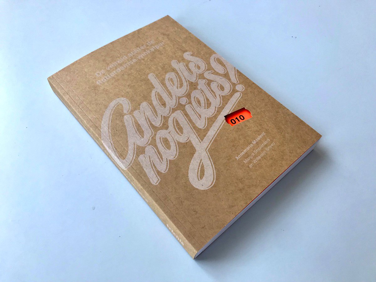 ondernemen010's tweet photo. #Andersnogiets een ode aan de #Rotterdamse ondernemers in de winkelgebieden uit Rotterdam. In het boek van Annemarie Mosterd vertellen Rotterdamse #ondernemers over hun ambacht. Meer over ondernemen in Rotterdam en info over het boek zijn te vinden op: https://t.co/uxsW9n74cC https://t.co/y4BaBSquEE