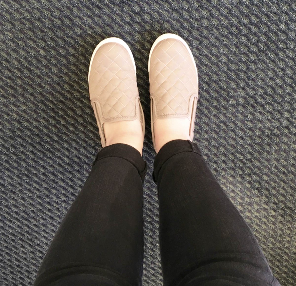 BLIBuzz's tweet photo. What’s your go to work outfit for casual Friday? We love sharing our office style and get our inspiration from all of you! Tell us about your style secrets in the comments and click the link to keep up with all things BLI. https://t.co/qjRZkoqea6