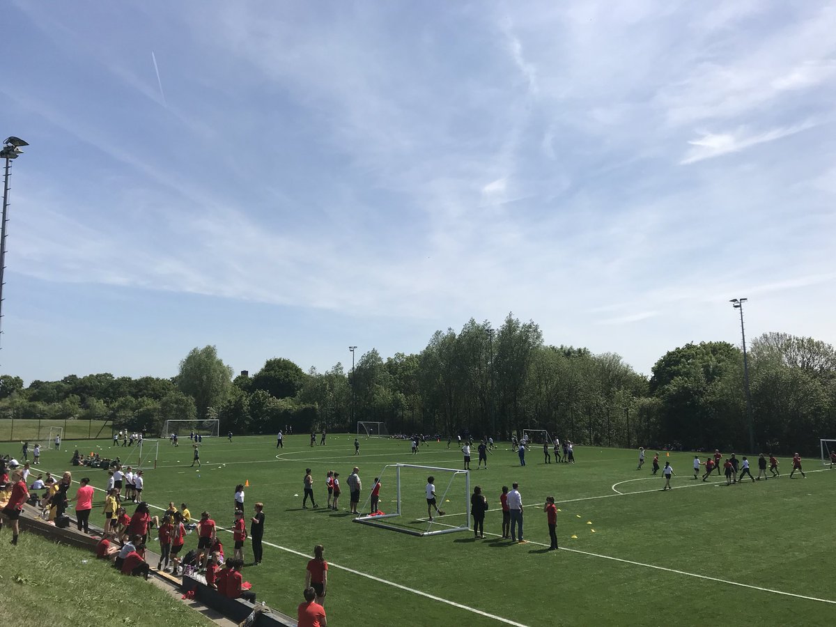 Another great Primary Handball tournament <a href="/dphs/">Debden Park High School</a> led by <a href="/dphsPE/">Debden Park PE</a> leaders 😎🏐☀️ <a href="/WestEssexSSP/">West Essex SSP</a>