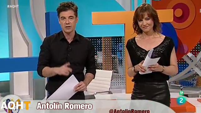 AntolinRomero's tweet photo. Trabajadores de @rtve vamos de negro para defender lo público y para defender nuestra profesión.
No queremos perder la credibilidad porque nos asocien a intereses partidistas, somos profesionales de la información no de la propaganda.
#Viernesnegro4
#RTVEdeTodos
#YoDefiendoRTVE https://t.co/3FzIwlJ5Qp