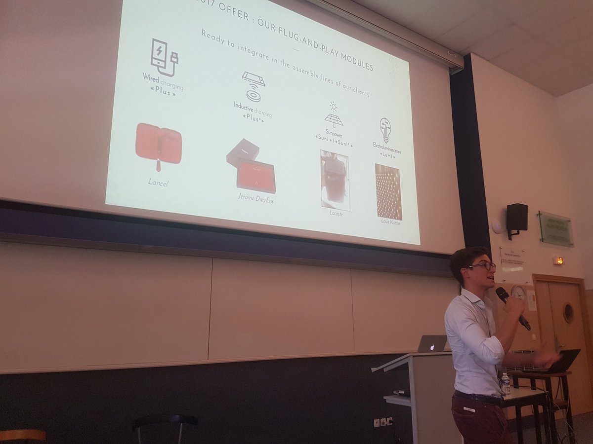 Leather_today's tweet image. Adrien Deslous-Paoli nous présente les produits de la marque @DeRigueurFR qui nous montrent que la technologie peut directement être intégrée aux produits en cuir #leathertech @FabbriJulie @Biz_Mediation