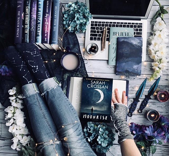 🌙🌙🌙GIVEAWAY🌙🌙🌙
.
Moonrise by @sarahcrossanwriter is a poignant and thought-provoking novel that explores life, death, love and forgiveness.
.
I have partnered with the wonderful people at @bloomsburypublishing for a fantastic giveaway! Check out … ift.tt/2IpRN7g