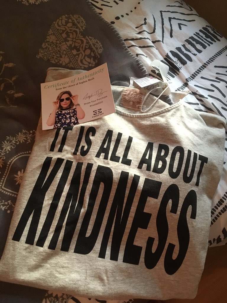 Baby_Mylene's tweet image. I received it &amp;amp; I’m so proud I can be part of #TheGirlProject and have the chance to wear @SophiaBush ‘s clothes 🤩🙏🏻 Thank you @shopedropoff for giving us this opportunity ! It’s a bit too large for me but I love it anyway 💗 #ItIsAllAboutKINDNESS #SophiaBushXEDO