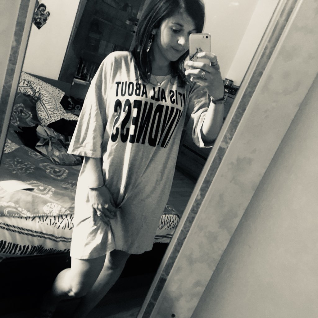 Baby_Mylene's tweet image. I received it &amp;amp; I’m so proud I can be part of #TheGirlProject and have the chance to wear @SophiaBush ‘s clothes 🤩🙏🏻 Thank you @shopedropoff for giving us this opportunity ! It’s a bit too large for me but I love it anyway 💗 #ItIsAllAboutKINDNESS #SophiaBushXEDO