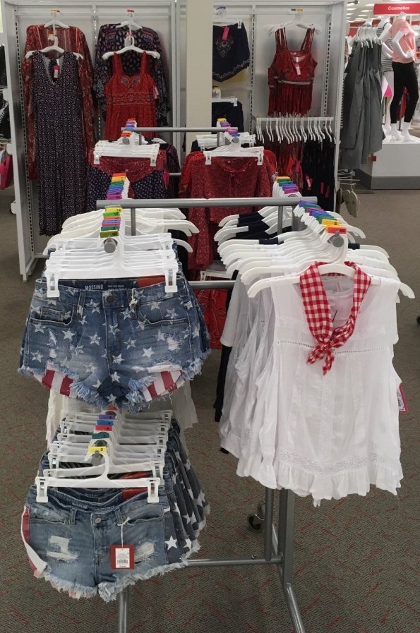 VMLTina's tweet photo. Time to celebrate the red, white and blue!!🇺🇸💃@tgtbarrow @Marissa_Nic @AlexisRHunter @MWittkorn @FarrinT2384 https://t.co/qktNzkfw7w