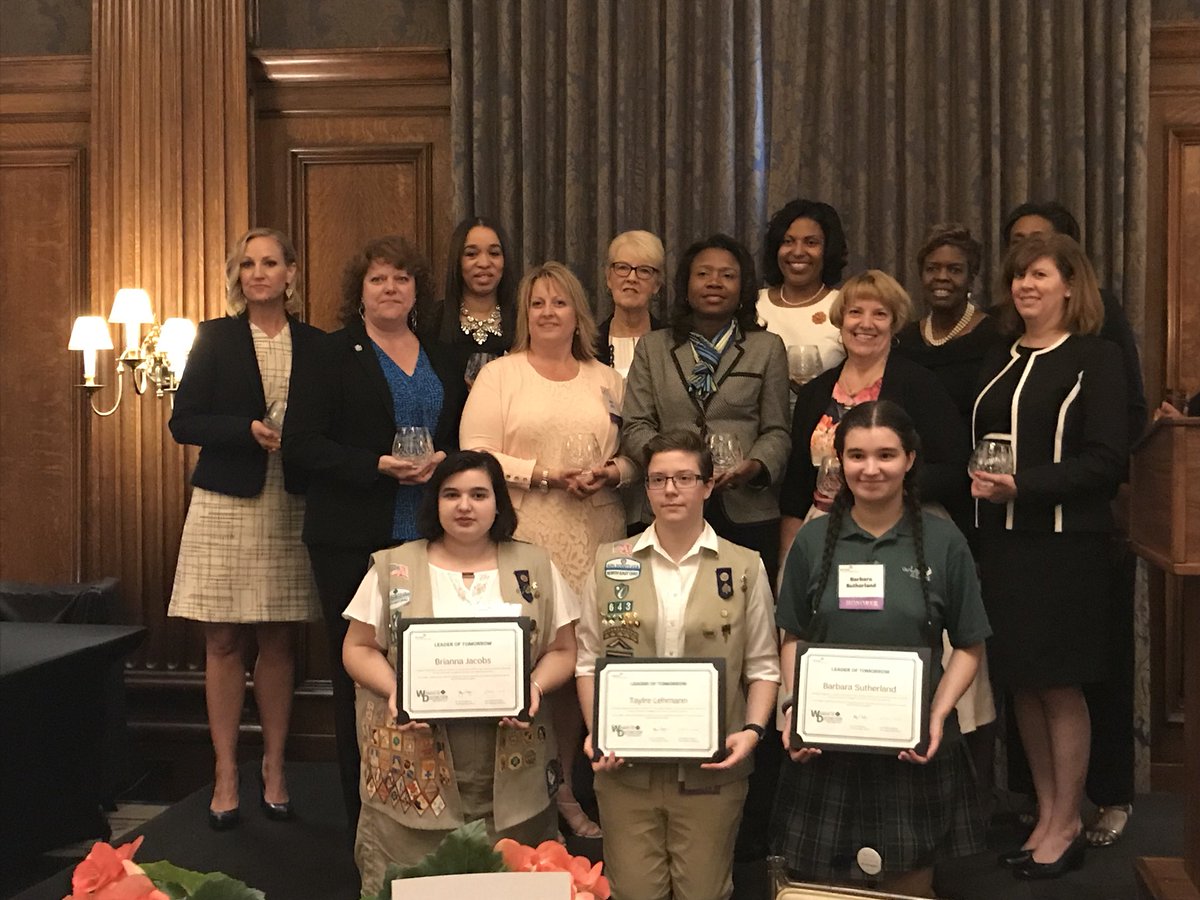 Our Executive Director Lisa King today received a Women of Distinction award from the Girl Scouts of North East Ohio! <a href="/GSNEO/">Girl Scouts of North East Ohio</a> #proud #girlpower