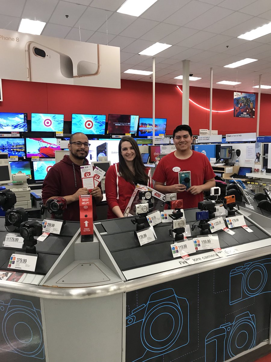 weKENdoit's tweet photo. So proud of this team! Crushing electronics sales goals 4 days in a row! The rain can’t slow us down. #lovemyteam #T1929 @ValbonaKoxha @jillianmcc15 @ASheppert @apjeff15 https://t.co/FbOnIV3HKI