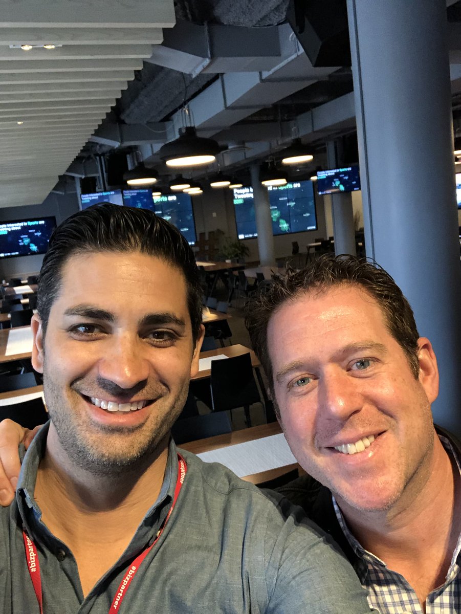 Hakanimal's tweet photo. The #TwitterReunion tour continues! Great catching up with one of my favorite OG’s, Mr @DougJossem! https://t.co/uMiGDbPfeq