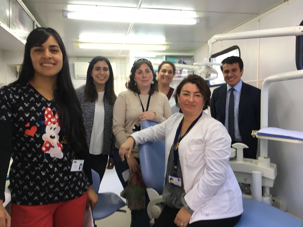 SaludSsrv's tweet photo. Junto a las organizaciones que integran el Consejo Regional de Prevención de VIH SIDA, iniciando las actividades de conmemoración de #CandleLight en la plaza Victoria de Valparaíso @ministeriosalud @IntendenciaV @fvalvare https://t.co/FR4Uxt8gjr