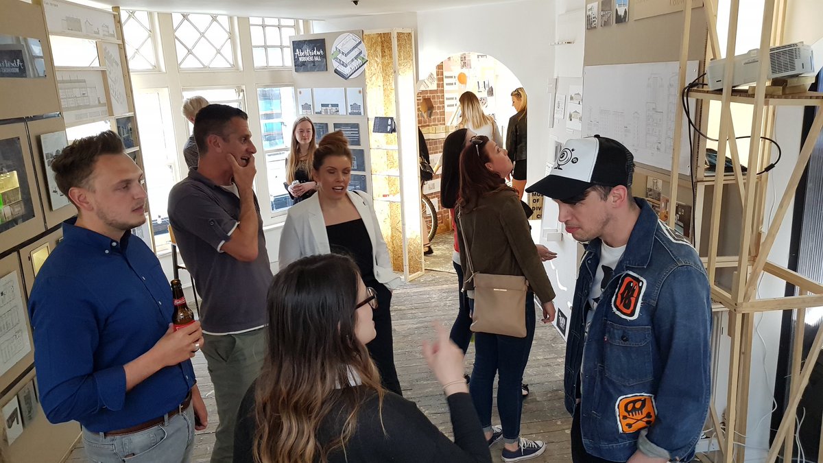 USWCreative's tweet photo. Incredible show tonight by @interiorcardiff! Huge congratulations to all our future interior designers. Enjoy tonight! ๐๐๐๐ #CardiffGradfest2018 https://t.co/zTqS2oKbk3