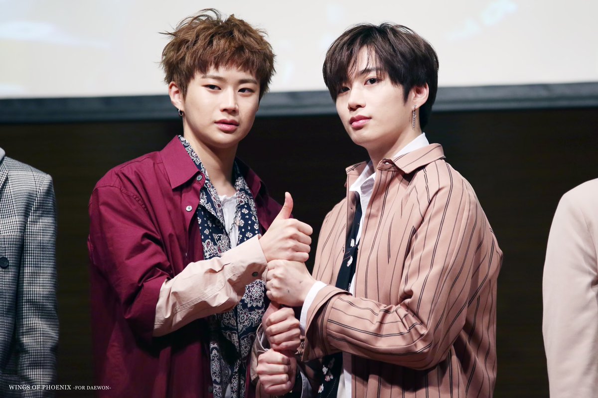 wop_317's tweet photo. 180506 팬사인회

#유앤비 #UNB #대원 #DAEWON https://t.co/BrO849JONc