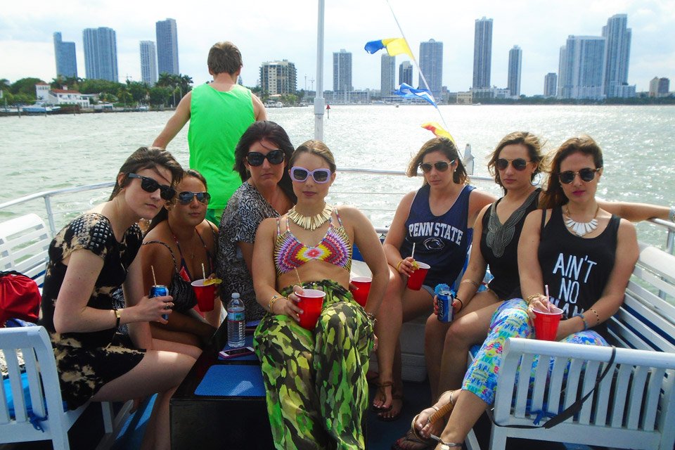 CapNickCharters's tweet photo. Capt 305 - Cruising Miami on a Private Yacht;  (2-4 hours, up to 20 people) https://t.co/Tia5ASNc4z

#Capt305 #Miami #MiamiBeach #SouthBeach #MiamiCharters #MiamiCruises #MiamiByBoat #MiamiFun #WelcomeToMiami #MiamiPrivateYachtCharters #MiamiNightCruises https://t.co/0n1i9zcWlT