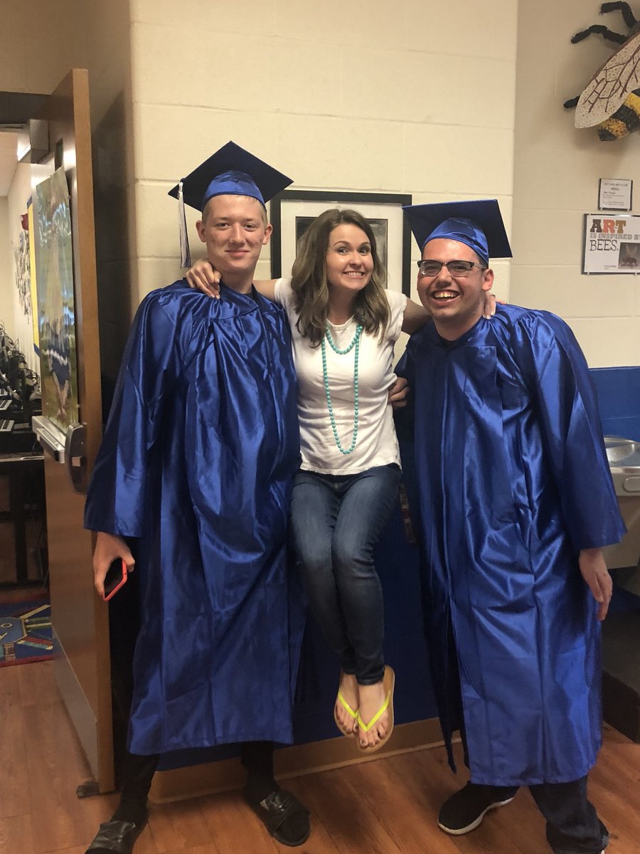 BHSPetryAP's tweet photo. @BHSClassOf_2018 going back to visit their elementary teachers before they graduate! https://t.co/O4QCtTMInq