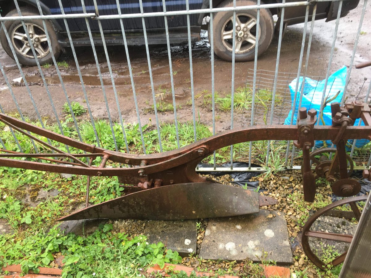 UskinBloom's tweet photo. Shot blasting help required!

Can you help us out? 

We have been generously loaned 2 vintage ploughs for our 2018 displays to tie in with our agricultural area and they need painting but shot blasting first. 

We have 2 weeks in which to complete the project. Stored in Usk https://t.co/H8kq6zVmCl