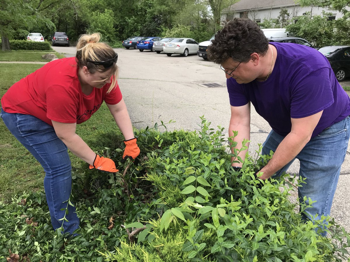 kgmeloy's tweet photo. #UCServes at @Madcappuppets https://t.co/6jWLhZipiH