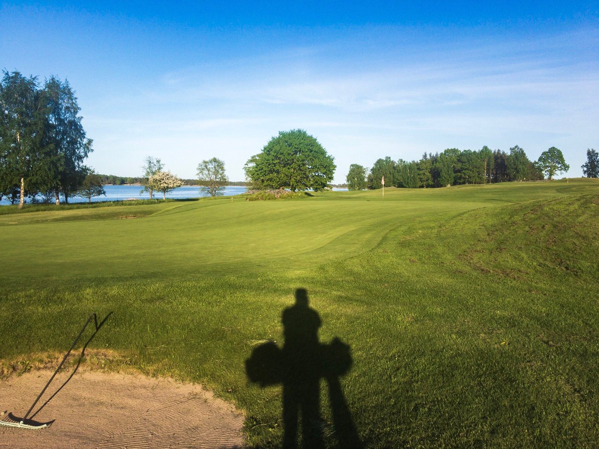 PePettersson's tweet photo. Friday evening oncourse practice 😍#practice #emptycourse #västerviksgk #golf #sweden @CoachLockey @4golfonline https://t.co/okpFla22kl