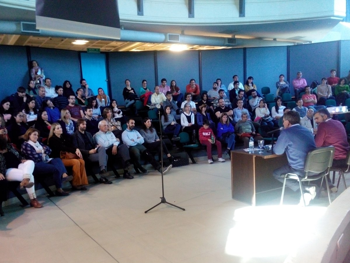 AdrianaUNCUYO's tweet photo. Participamos ayer con Pablo del lanzamiento de Consolidar, Facultad de Ciencias #ExactasyNaturales; que tiene a Néstor Ciocco y Mario del Pópolo como candidatos a Decano y Vice. https://t.co/1AA21KmtKE