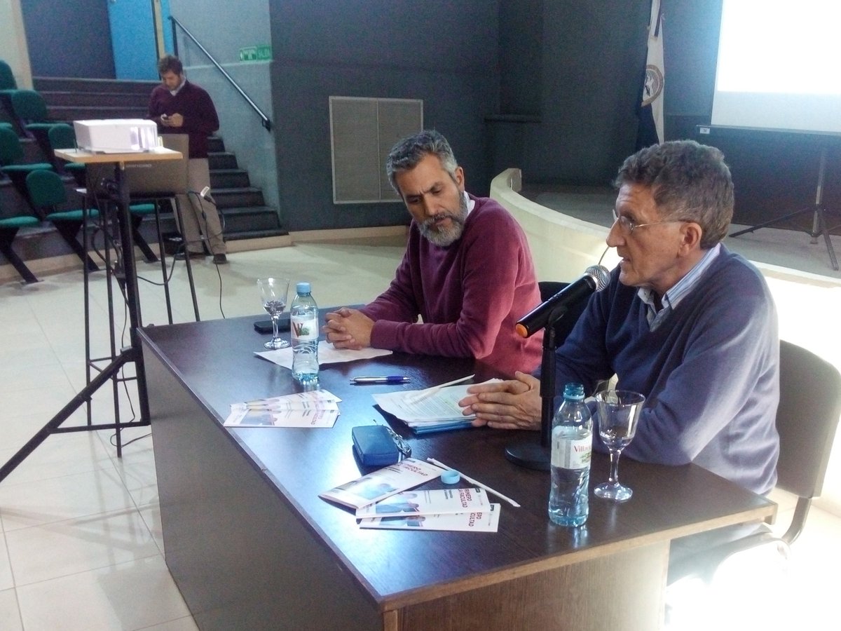 AdrianaUNCUYO's tweet photo. Participamos ayer con Pablo del lanzamiento de Consolidar, Facultad de Ciencias #ExactasyNaturales; que tiene a Néstor Ciocco y Mario del Pópolo como candidatos a Decano y Vice. https://t.co/1AA21KmtKE