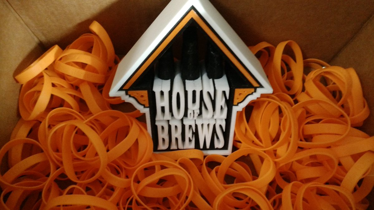 hob_house's tweet photo. So many bracelets! #TurnAPage .@HouseofBrews https://t.co/2RIDrdWLyC