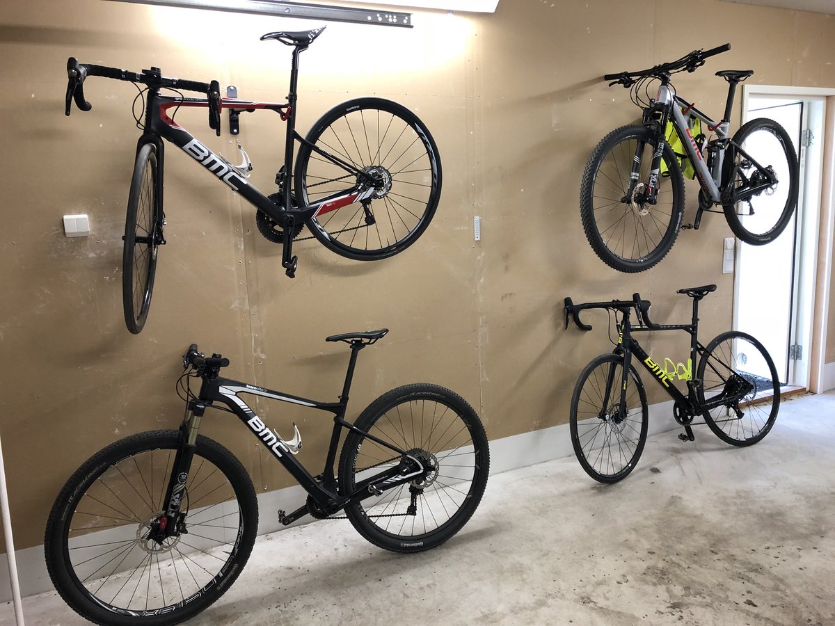 jaeskola's tweet photo. Voisiko tätä kutsua jo merkkiuskollisuudeksi? #bmc #tonitoni @Ride_BMC #GF01 #TE01 #FS01 #CXA01 https://t.co/of1O0EWdIO