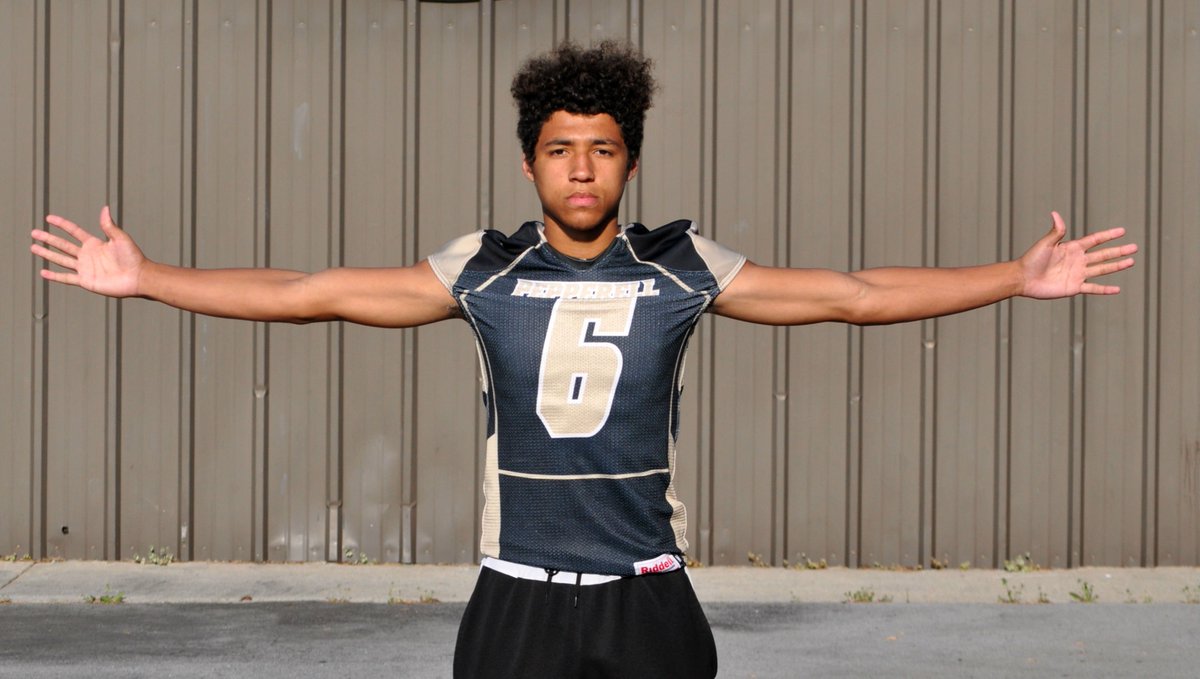 RustyMansell_'s tweet photo. https://t.co/fqwoOg2MgD.. First offer in for 2019 DB in Georgia. Bet he is about to heat up. https://t.co/SW0an2bWV4