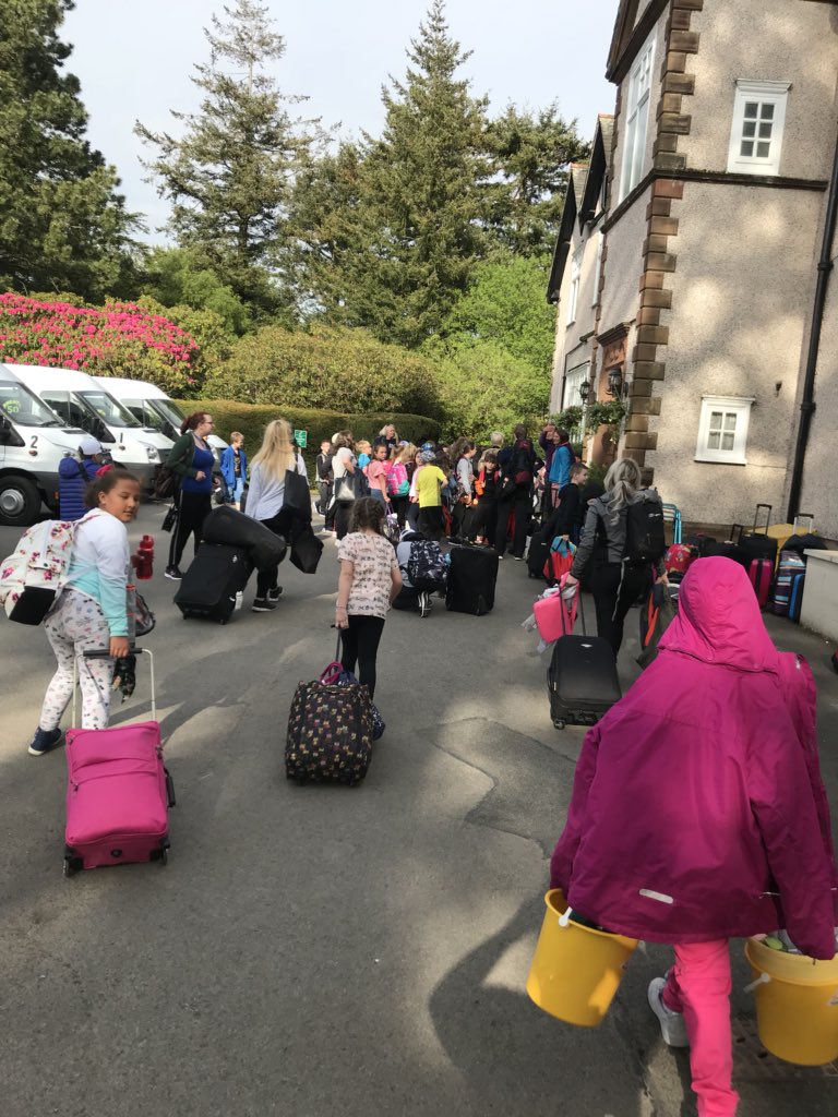 NSMrTarpey's tweet photo. All arrived Safe and sound. Tucking into our teas!! #nsprimary https://t.co/a8vrmYIHGM
