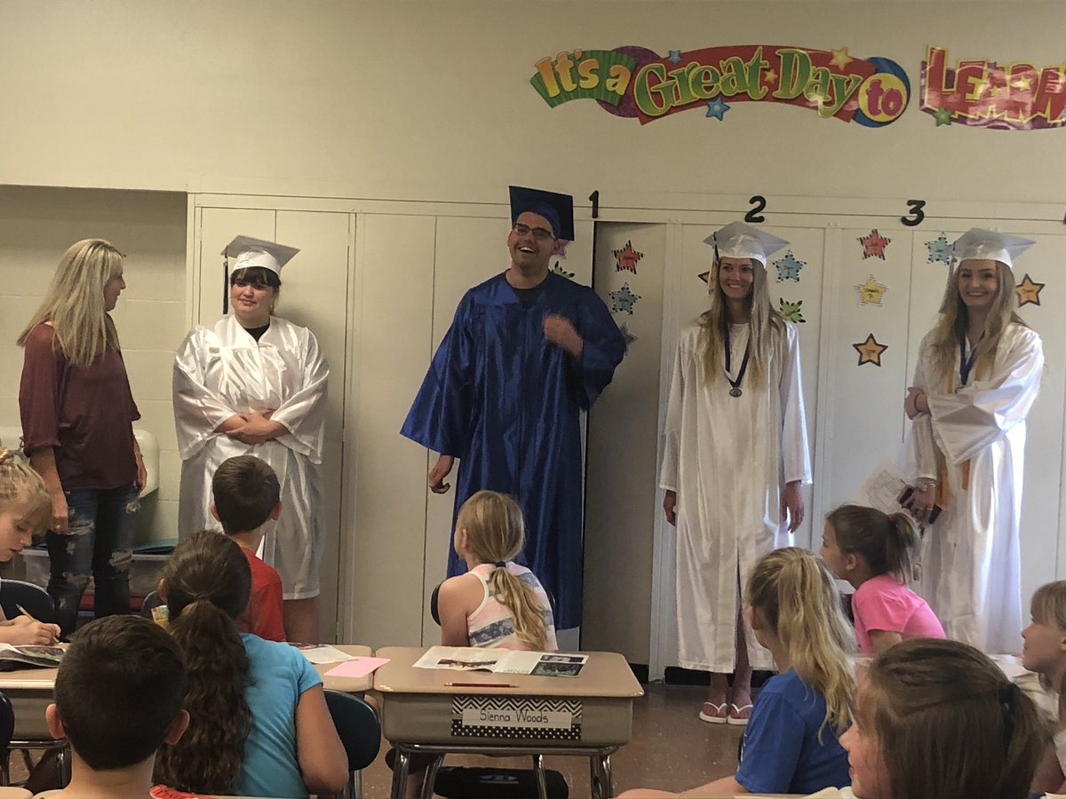 BHSPetryAP's tweet photo. Visiting before the clap out for the @BHSClassOf_2018 begins at Applewood Elementary ! https://t.co/FDHqqTb48P