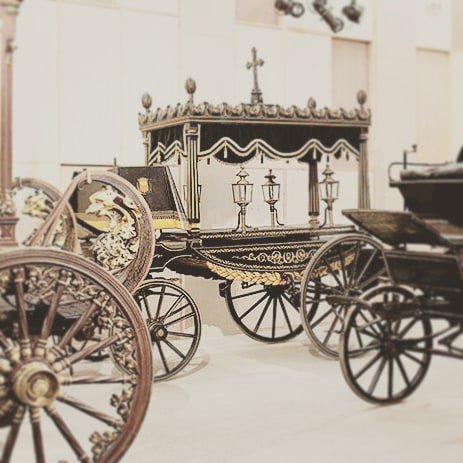 JFernadezSierra's tweet image. Es el #DiaInternacionalDeLosMuseos y para rendir homenaje os damos a conocer los diferentes #MUSEOS que no #tradicionales ya hay mucho tipos de museos. Si quieres saber donde esta visita nuestro instagram
#Origami #salerosypimenteros #encajeyblonda #brujas #carrozasfunebres