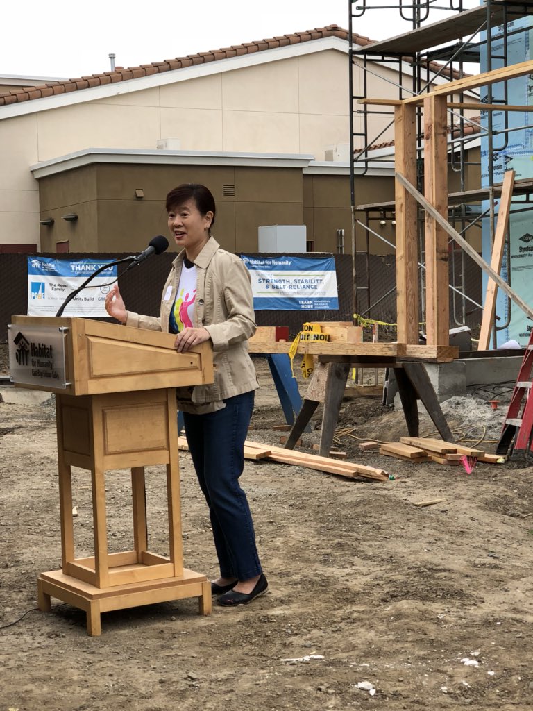 kellyhkline's tweet photo. Women’s Leadership Build is underway! #CentralCommons #affordablehousing @HabitatEBSV @Fremont4Biz https://t.co/vFVkB4hNRf
