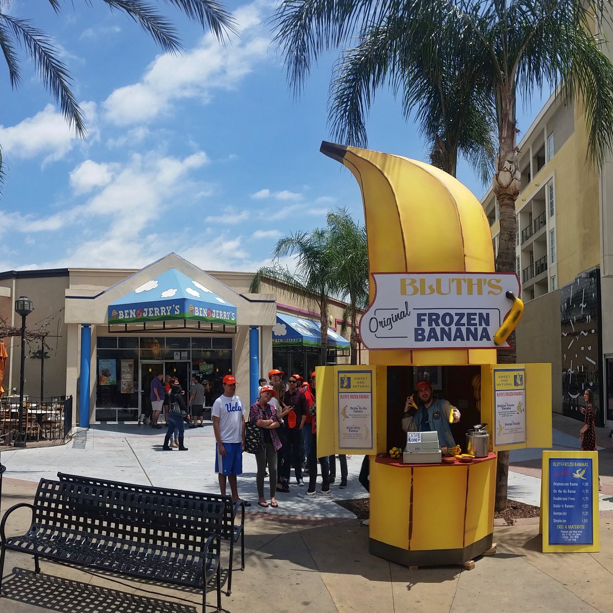 JustinGural's tweet photo. There's always money in the Banana Stand... and yesterday there was ice cream!! Fun day serving Banana Stand sundaes with Buster, to so many @arresteddev &amp; @benandjerrys fans. BIG thanks to @MrTonyHale, @netflix and @LeadDog for a fun collab. #AD5 #votebluth #arresteddevelopment https://t.co/ae3MSCAjzv