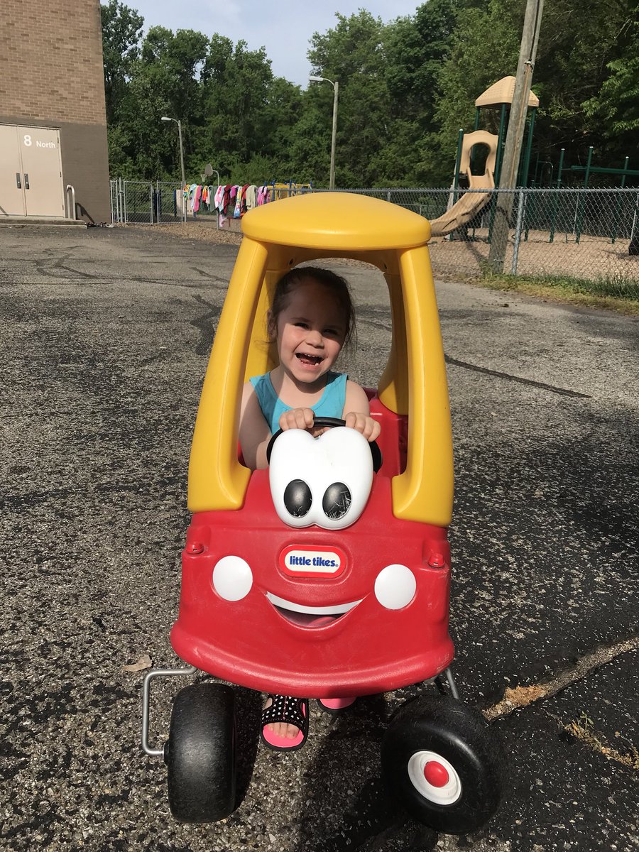 MsHadleysClass's tweet image. Water day is the best day!