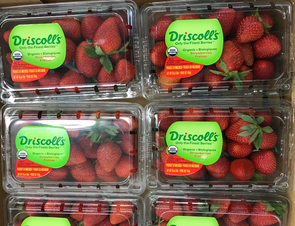 Fresh!! Organic strawberry 🍓 
オーガニックいちご、お買い得デス🍓
#nijiyamarket #organicstrawberry