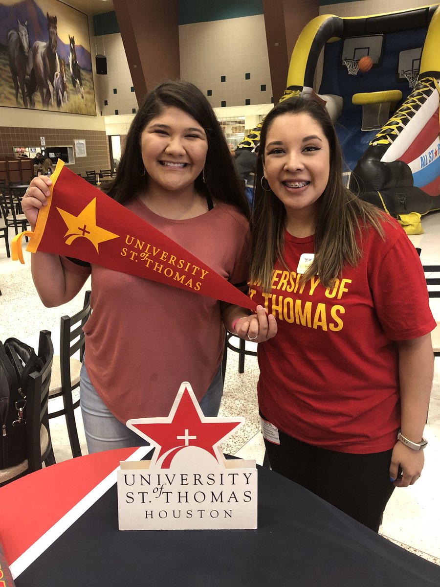 USTadmissions's tweet photo. Shout out to Alondra, Alejandra and Ky at @PMHSMavericks Decision Day! #USTAdmissions and Freshman Admissions Counselor Monica welcomes you to the #CeltFamily! Looking forward to having you all on campus this fall! Woo hoo Class of #UST22! #USTHouston #FutureCelts #CeltNation https://t.co/QsrADPYWGb