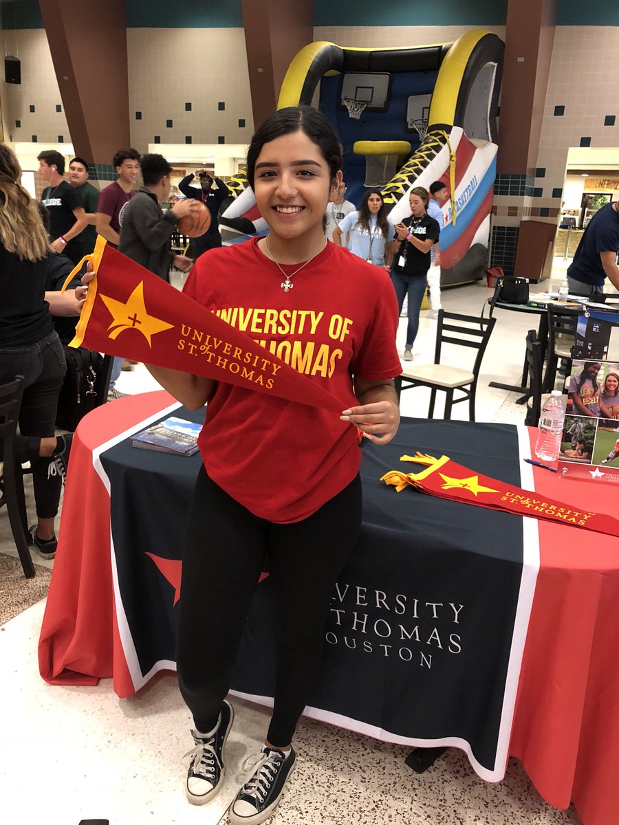 USTadmissions's tweet photo. Shout out to Alondra, Alejandra and Ky at @PMHSMavericks Decision Day! #USTAdmissions and Freshman Admissions Counselor Monica welcomes you to the #CeltFamily! Looking forward to having you all on campus this fall! Woo hoo Class of #UST22! #USTHouston #FutureCelts #CeltNation https://t.co/QsrADPYWGb