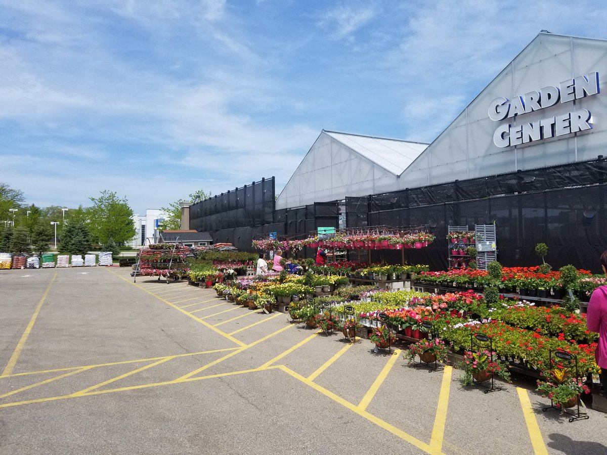 DFulkrod2's tweet photo. Welcome to #gurnee @HR4Connected #timeforcolor https://t.co/4paD8gyIVw