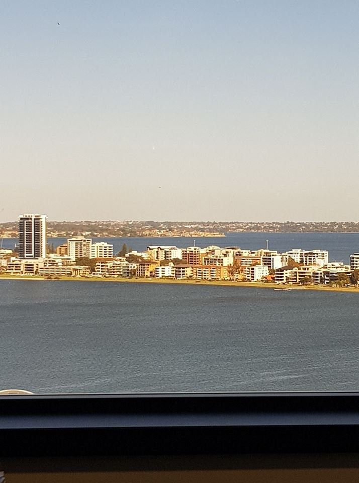 Suki7531's tweet photo. When you can watch 3 dolphins playing from your office desk...love my view 😀 https://t.co/SgUwHwyD3D