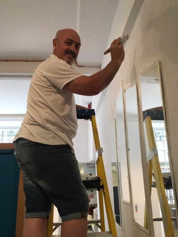 RockTrust_tweet's tweet photo. We are incredibly grateful to have a team from @ASInvestments on site today redecorating our Youth Housing Hub where we support young people in crisis. Here they are in action! #GlobalVolunteeringDay #CSR #superstars https://t.co/sgmY81v38w