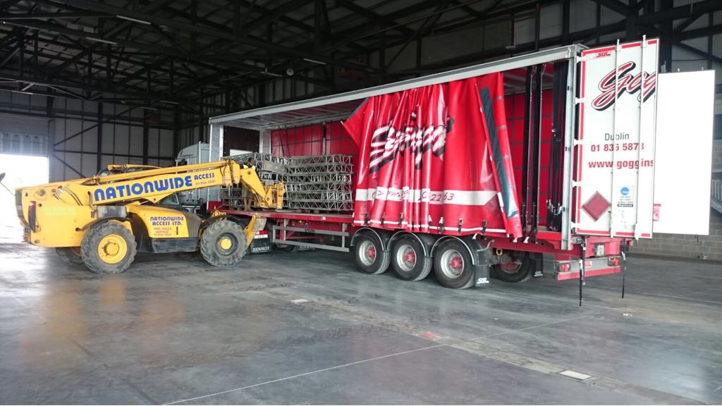 Goggins_Trans's tweet photo. @spartanraceuk @SpartanRaceIRL 
We are very proud to play our part in bringing the very first Spartan Race to Ireland #spartanrace #haulage #Punchestown https://t.co/E6ye8Rdfg1