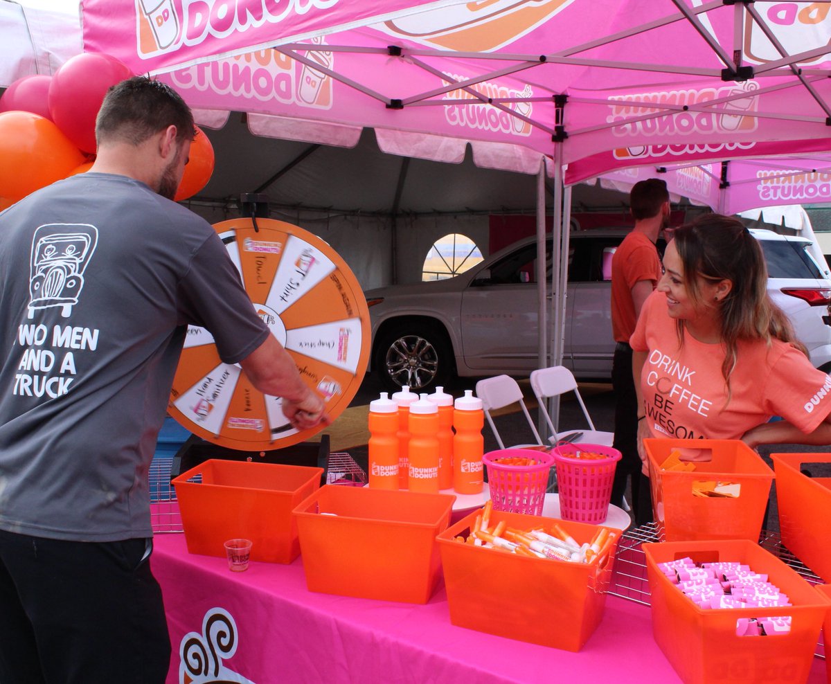 TMT_Knoxville's tweet photo. Mascot #TRUCKIE stopped by @dunkindonuts this morning to celebrate the opening of the #NewGenerationDunkin' at 4466 Western Ave! The @K_Chamber did a ribbon cutting ceremony and check presentation with @emeraldyouth foundation. They have #giveaways and #activities till 1PM today. https://t.co/RIw0C5YqAj