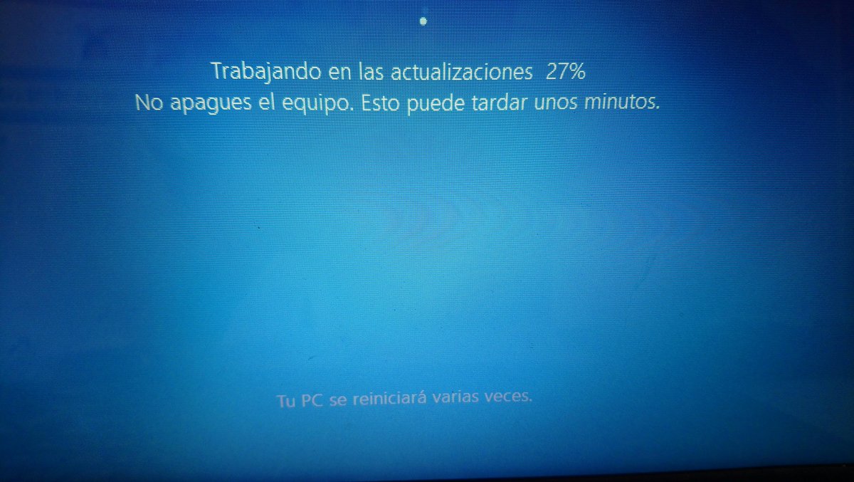 AndrewPilks's tweet photo. Seriously @Microsoft, 1 hour and we're at 27% update #notlikeihaveworktodo #ohwait https://t.co/VlKMX7hjej