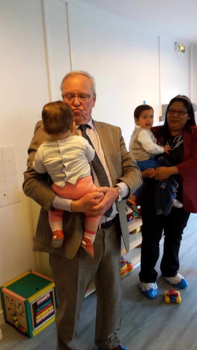 XavierPERICAT's tweet photo. Inauguration de la 1ère Maison d'Assistantes Maternelles "LesMoussaillons" à @VilleArgenteuil, une nouvelle #solutiondegarde avec @GMothron! https://t.co/yPi9reUI7Z