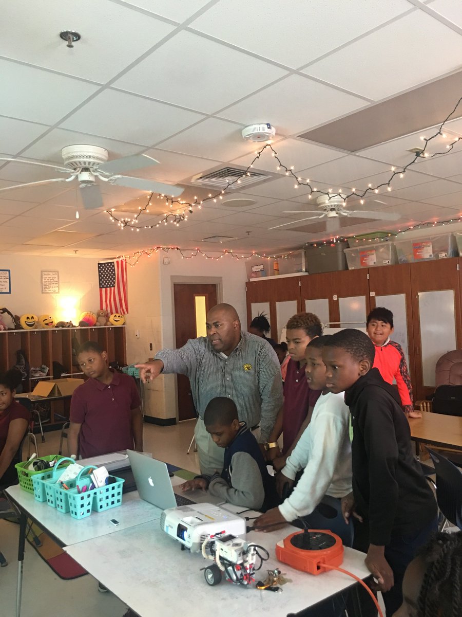 Dr. Sederick Rice, UAPB, visited Broadmoor STEAM Elementary and worked with scholars to build and program LEGO Mindstorm and WeDo robots for Career Day! Scholars learned coding and engineering.