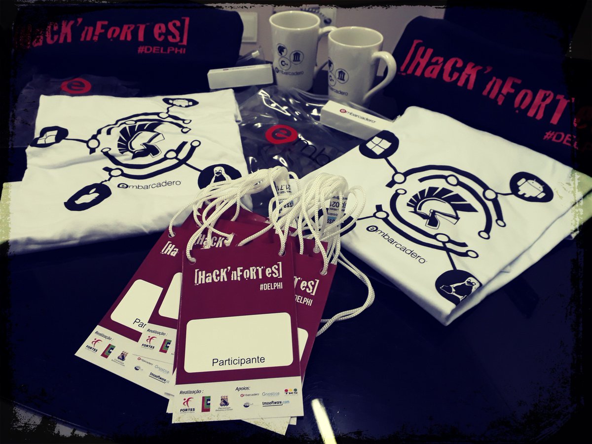 hacknfortes's tweet photo. Pessoal, últimos preparativos para o HacknFortes #Delphi, olha só o que te espera no evento..🔝...Agradecemos em especial a Embarcadero pelo envio de vários kits que serão sorteados no evento.👏👏 #embarcadero https://t.co/3NL5tjWCZJ