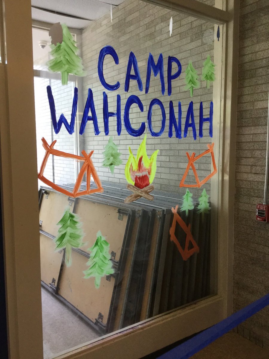 jennmc97's tweet photo. Senior shenanigans for their last day of classes #Wahconah https://t.co/GyvhA108pt